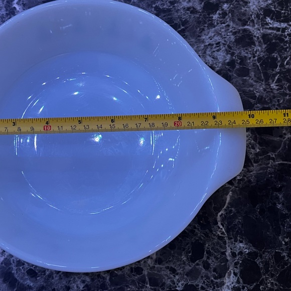 Fire King Candle Glow 1 1/2qt Casserole Dish - Picture 6 of 7